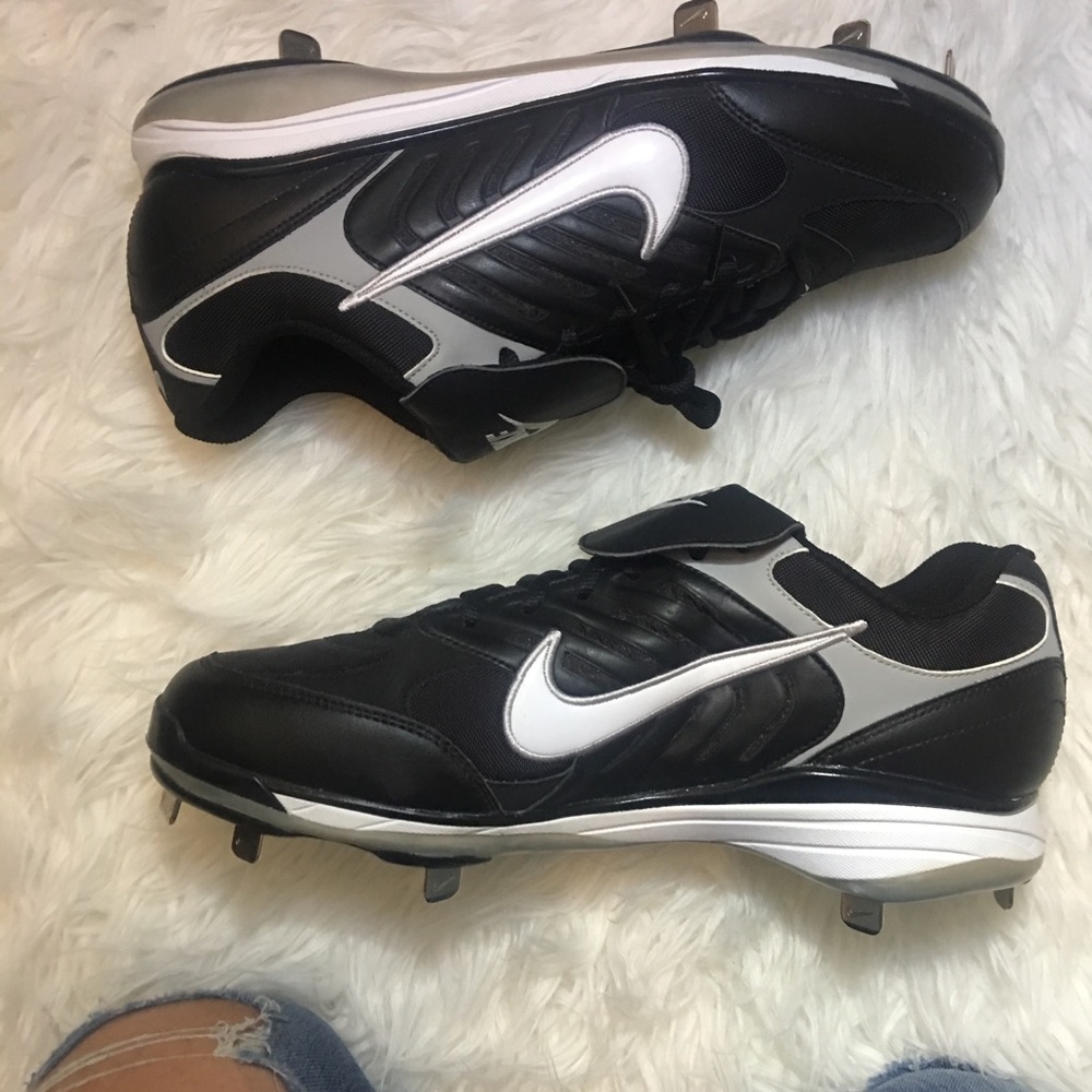 Men’s Nike baseball cleats